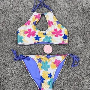 NWT! Maui And Saints Two Piece White Lilac Floral Swimsuit Size L